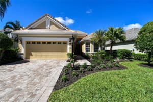 7406 LAKE FOREST GLEN, LAKEWOOD RANCH, FL 34202 - MLS#MFRA4665064