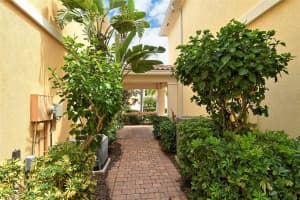 1400 BURGOS DRIVE, SARASOTA, FL 34238 - MLS#MFRA4665075
