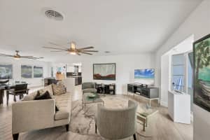 527 BELLAIRE DRIVE, VENICE, FL 34293 - MLS#MFRA4665117