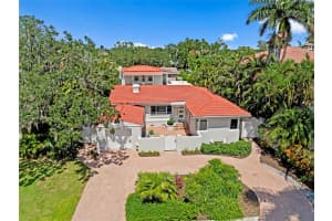 860 SNELL ISLE BOULEVARD, ST PETERSBURG, FL 33704 - MLS#MFRA4665216