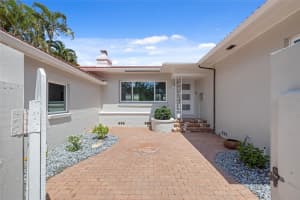 860 SNELL ISLE BOULEVARD, ST PETERSBURG, FL 33704 - MLS#MFRA4665216