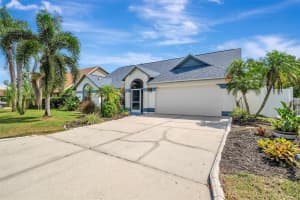 5742 FORESTER OAK COURT, SARASOTA, FL 34243 - MLS#MFRA4665345
