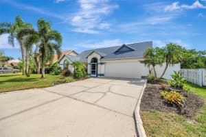 5742 FORESTER OAK COURT, SARASOTA, FL 34243 - MLS#MFRA4665345