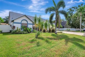 5742 FORESTER OAK COURT, SARASOTA, FL 34243 - MLS#MFRA4665345