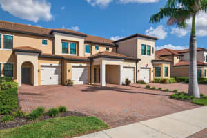 10047 CROOKED CREEK DRIVE, VENICE, FL 34293 - MLS#MFRA4665376