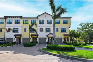 5560 CANNES CIRCLE, SARASOTA, FL 34231 - MLS#MFRA4665433