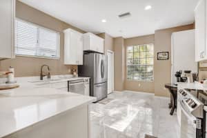8982 FOUNDERS CIR, PALMETTO, FL 34221 - MLS#MFRA4665467