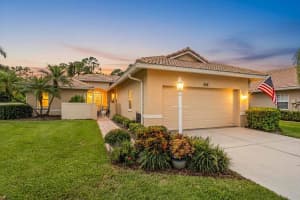 235 AUBURN WOODS CIRCLE, VENICE, FL 34292 - MLS#MFRA4665479