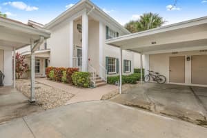 813 Montrose Dr #104, VENICE