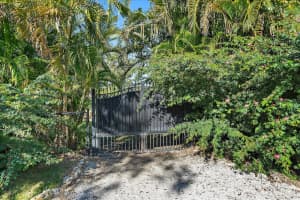 1643 LAKESHORE DRIVE, SARASOTA, FL 34231 - MLS#MFRA4665522