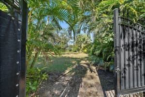 1643 LAKESHORE DRIVE, SARASOTA, FL 34231 - MLS#MFRA4665522