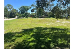 2414 PELICAN DRIVE, SARASOTA, FL 34237 - MLS#MFRA4665557