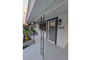 4209 LARKIN STREET, SARASOTA, FL 34232 - MLS#MFRA4665576