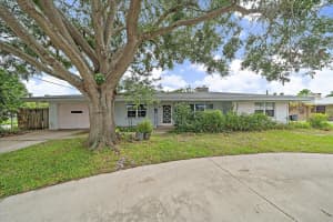 2340 VALENCIA DRIVE, SARASOTA, FL 34239 - MLS#MFRA4665584
