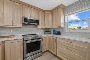 9393 MIDNIGHT PASS ROAD, SARASOTA, FL 34242 - MLS#MFRA4665585