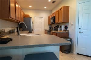 3756 82ND AVENUE CIRCLE, SARASOTA, FL 34243 - MLS#MFRA4665659