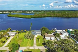 913 TROPICAL DRIVE, BRADENTON, FL 34208 - MLS#MFRA4665870