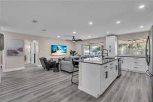 2544 CARLISLE PLACE, SARASOTA, FL 34231 - MLS#MFRA4665872