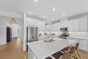 8257 SHOOTING STAR ROAD, SARASOTA, FL 34241 - MLS#MFRA4665899