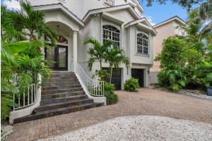 4929 OXFORD DRIVE, SARASOTA, FL 34242 - MLS#MFRA4665924