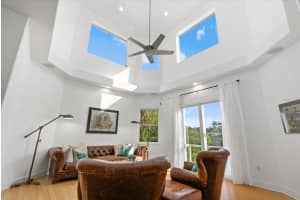 4929 OXFORD DRIVE, SARASOTA, FL 34242 - MLS#MFRA4665924