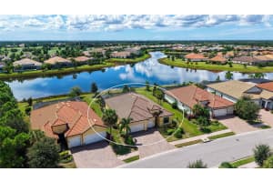 7007 WHITTLEBURY TRAIL, LAKEWOOD RANCH, FL 34202 - MLS#MFRA4665928