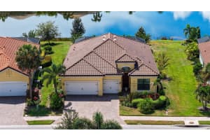 7007 WHITTLEBURY TRAIL, LAKEWOOD RANCH, FL 34202 - MLS#MFRA4665928