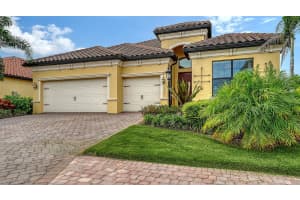 7007 WHITTLEBURY TRAIL, LAKEWOOD RANCH, FL 34202 - MLS#MFRA4665928