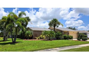 3803 EASTON STREET, SARASOTA, FL 34238 - MLS#MFRA4665981
