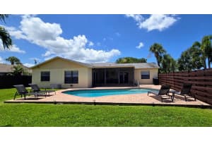 3803 EASTON STREET, SARASOTA, FL 34238 - MLS#MFRA4665981