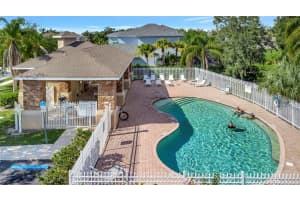 6507 37TH STREET, SARASOTA, FL 34243 - MLS#MFRA4665985
