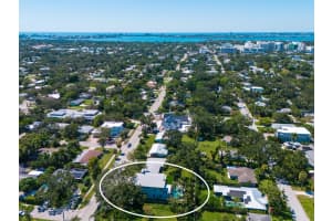 2467 HYDE PARK STREET, SARASOTA, FL 34239 - MLS#MFRA4666017