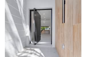 2467 HYDE PARK STREET, SARASOTA, FL 34239 - MLS#MFRA4666017