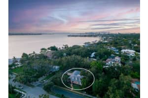1585 SOUTH DRIVE, SARASOTA, FL 34239 - MLS#MFRA4666035