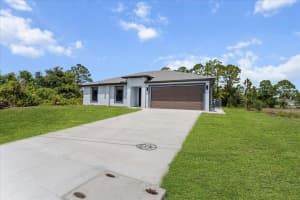 1032 MAXWELL AVE S #1032, LEHIGH ACRES, FL 33974 - MLS#MFRA4666036
