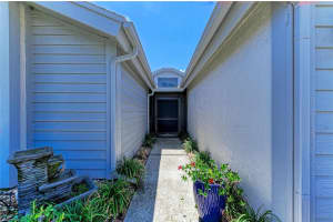 7865 PINE TRACE DRIVE, SARASOTA, FL 34243 - MLS#MFRA4666116