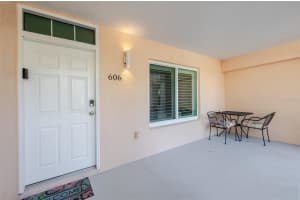 606 COHEN WAY, SARASOTA, FL 34236 Sold 11/04/25