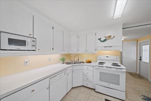 17 FLORES DRIVE, PALMETTO, FL 34221 - MLS#MFRA4666264