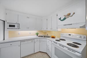 17 FLORES DRIVE, PALMETTO, FL 34221 - MLS#MFRA4666264