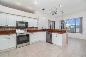 2725 28TH PLACE, CAPE CORAL, FL 33914 - MLS#MFRA4666267