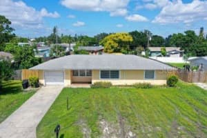 1104 Fruitland Ave., BRADENTON 1104 Fruitland Ave., BRADENTON