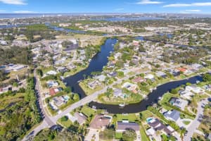 2251 CONSTITUTION BOULEVARD, SARASOTA, FL 34231 - MLS#MFRA4666452
