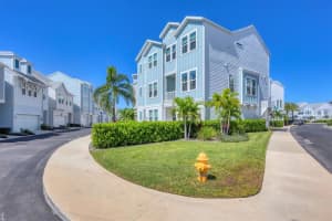 2353 LINDSTROM STREET, SARASOTA, FL 34237 - MLS#MFRA4666534
