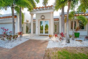 5645 AMERICA DRIVE, SARASOTA, FL 34231 - MLS#MFRA4666619