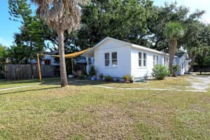 1704 COCOANUT AVENUE, SARASOTA, FL 34234 - MLS#MFRA4666635