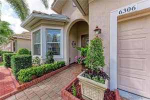 6306 42ND STREET, SARASOTA, FL 34243 Sold 12/01/25