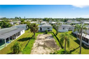 306 50TH AVENUE PLAZA, BRADENTON, FL 34203 - MLS#MFRA4666841