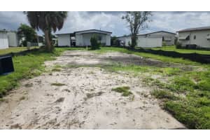 306 50TH AVENUE PLAZA, BRADENTON, FL 34203 - MLS#MFRA4666841