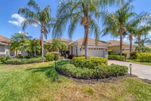 13853 SIENA LOOP, LAKEWOOD RANCH, FL 34202 - MLS#MFRA4666855