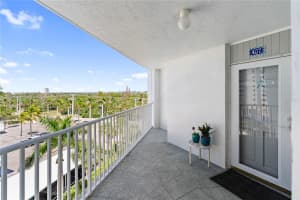 1770 BENJAMIN FRANKLIN DRIVE, SARASOTA, FL 34236 Sold 11/19/25
